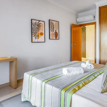 Apartment Vale Da Ribeira 2bdr House W/ Pool By Lovelystay