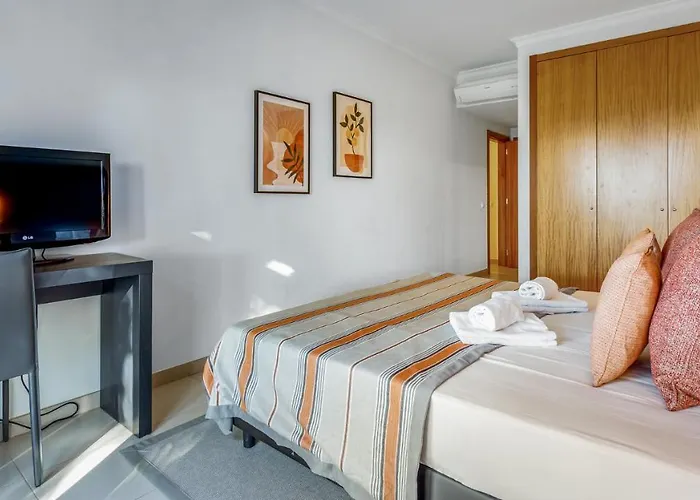 Vale Da Ribeira 2bdr House W/ Pool By Lovelystay Διαμέρισμα Portimão